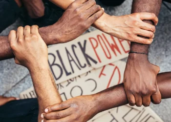 Representação Inclusiva: Desafiando Normas e celebrando a diversidade de tons de pele